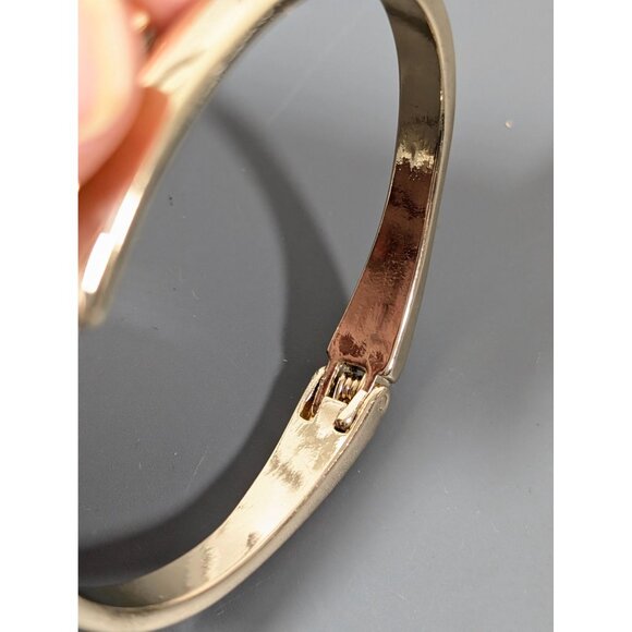 Modernist Gold Tone Bypass Hinge Bangle Bracelet Retro Glam 7 in - Picture 6 of 9